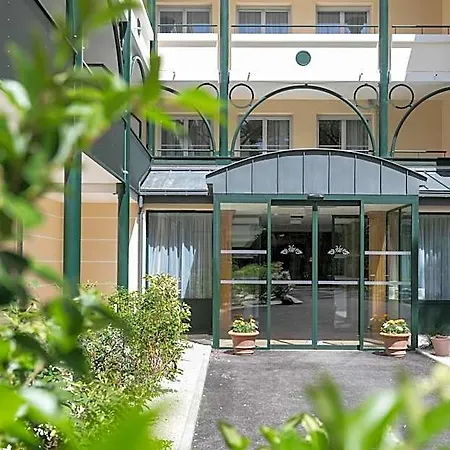 Hotel Medicis Les Petites Roches 3*