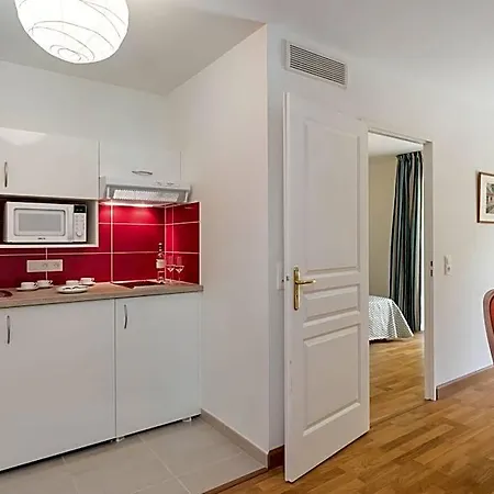 Medicis Les Petites Roches 3* Dijon